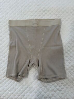 SKIMS Ribbed High-Rise Boxer Briefs in Light Taupe
